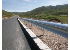 巴音郭楞蒙古自治州公路波形护栏工程